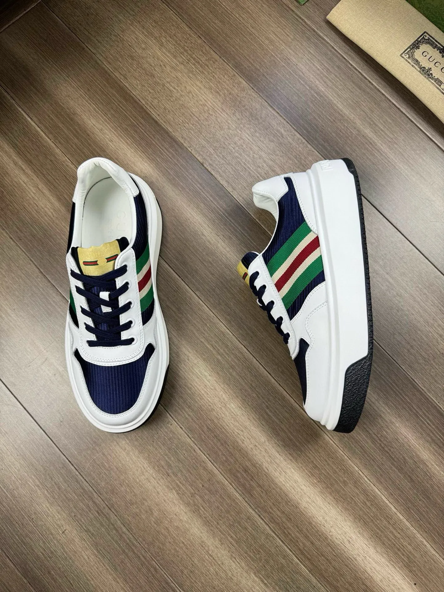 [Gucci] Gucci men's shoes 💰820💰 - High-end quality original order - Upper: 🔝Imported Nappa calfskin·Brand high mercerized cloth·Brand webbing -Inner: water-dyed cowhide, -Outsole: ultra-light T men's shoes💰U foam. Rubber; two-color molded outsole -Ultra-high quality control·Fine workmanship: highlighted (high-end·luxury·grade) -Size: 38-44 (45, can be customized)